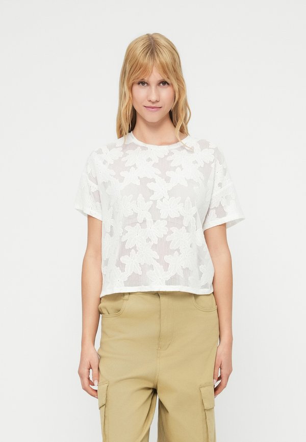 ONLY ONLMIRABELLA O NECK - Blouse - cloud dancer