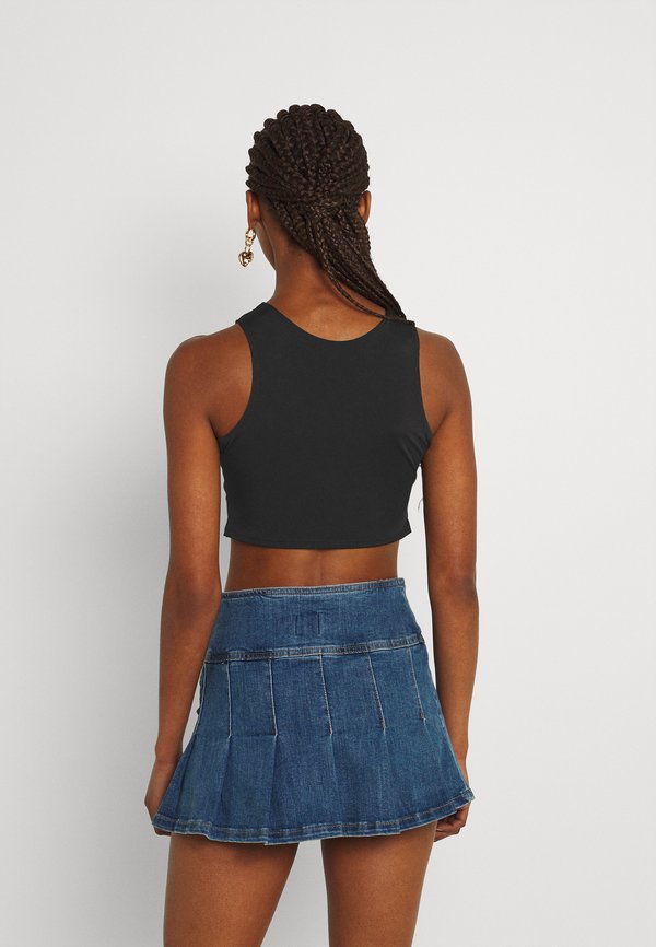 Nly by Nelly HIGH NECK CROP