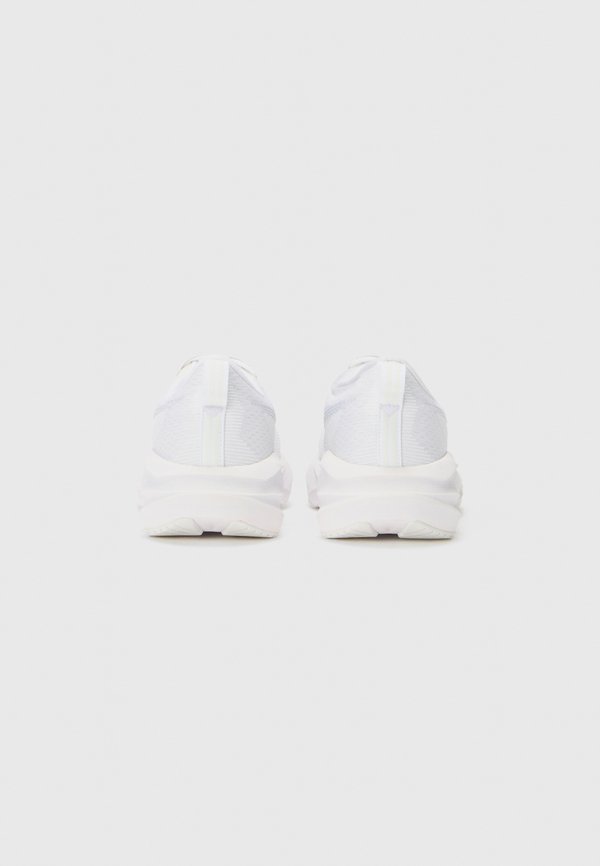 ASICS NOVABLAST 5