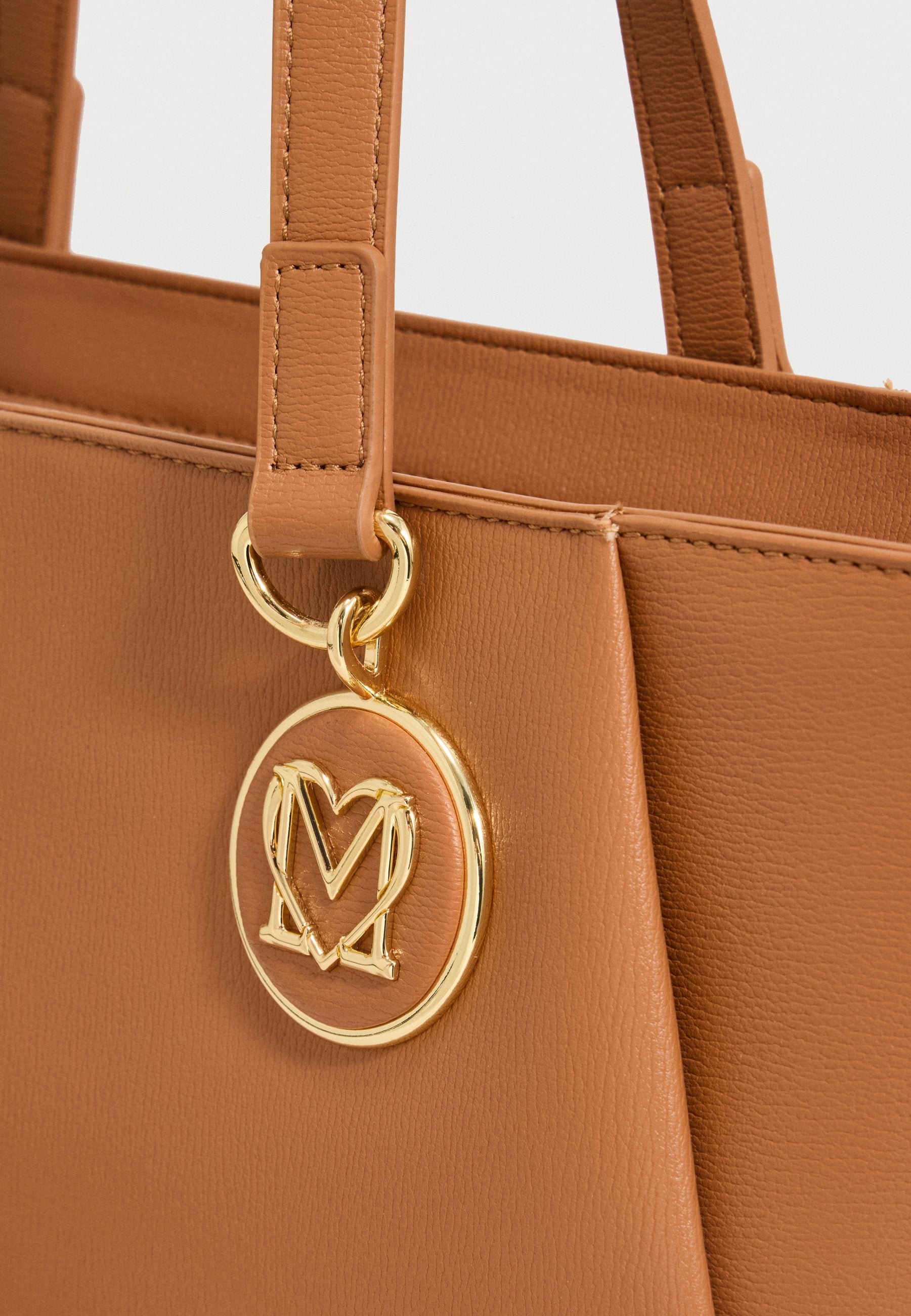 Love Moschino