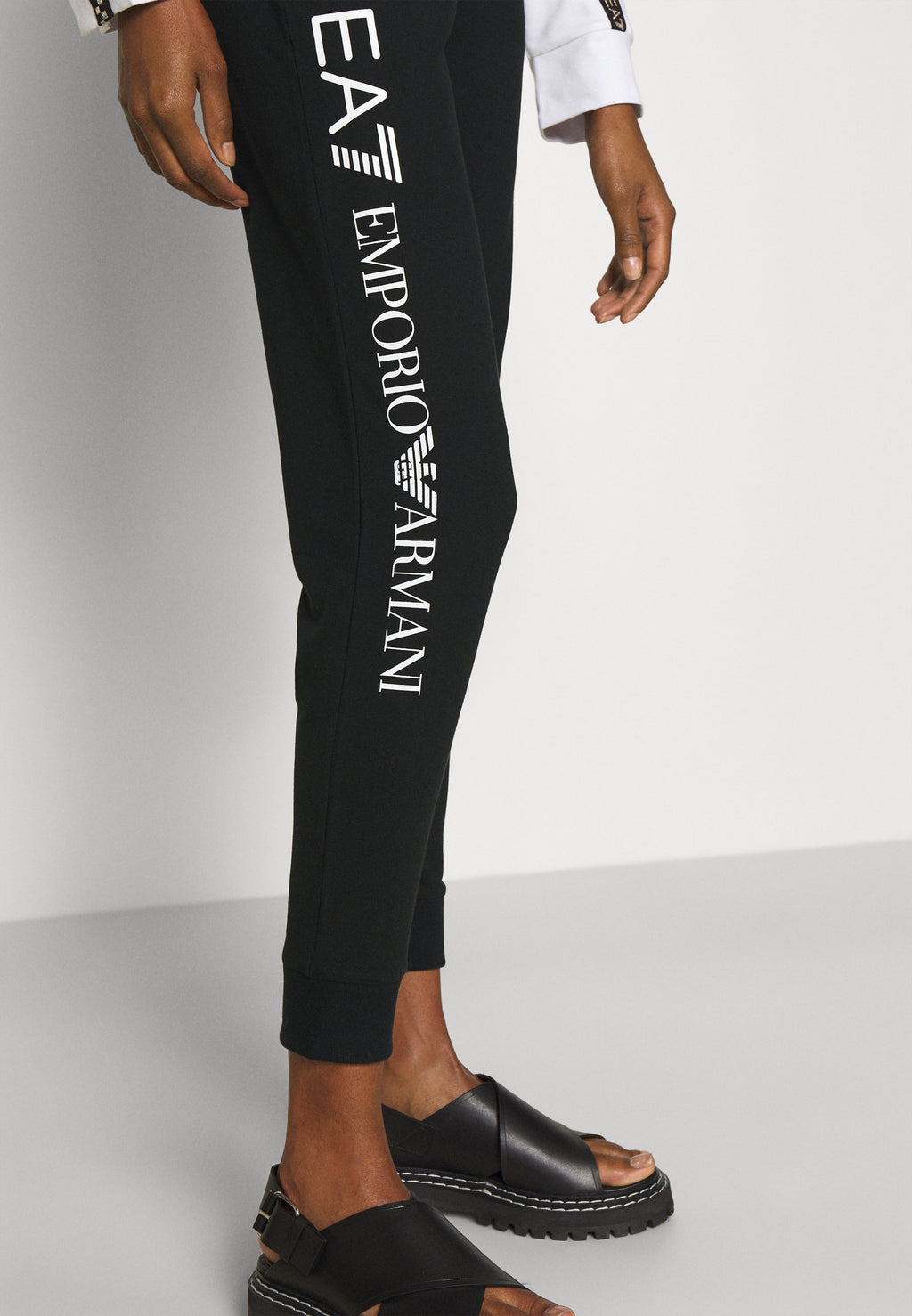 TROUSER Media 5