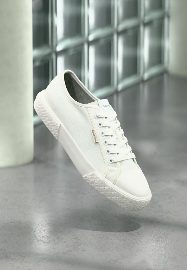 Calvin Klein LACEUP - Trainers - white/honey