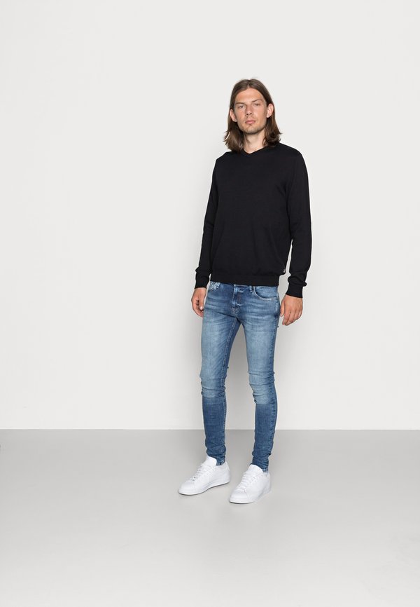 Jack & Jones JJEBASIC V-NECK - Jumper - black