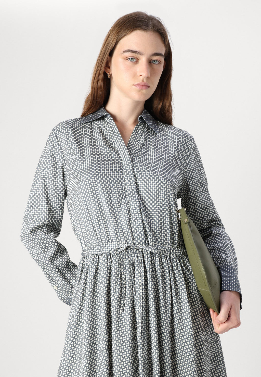 FLUID BELTED SHORT DRESS Media 5