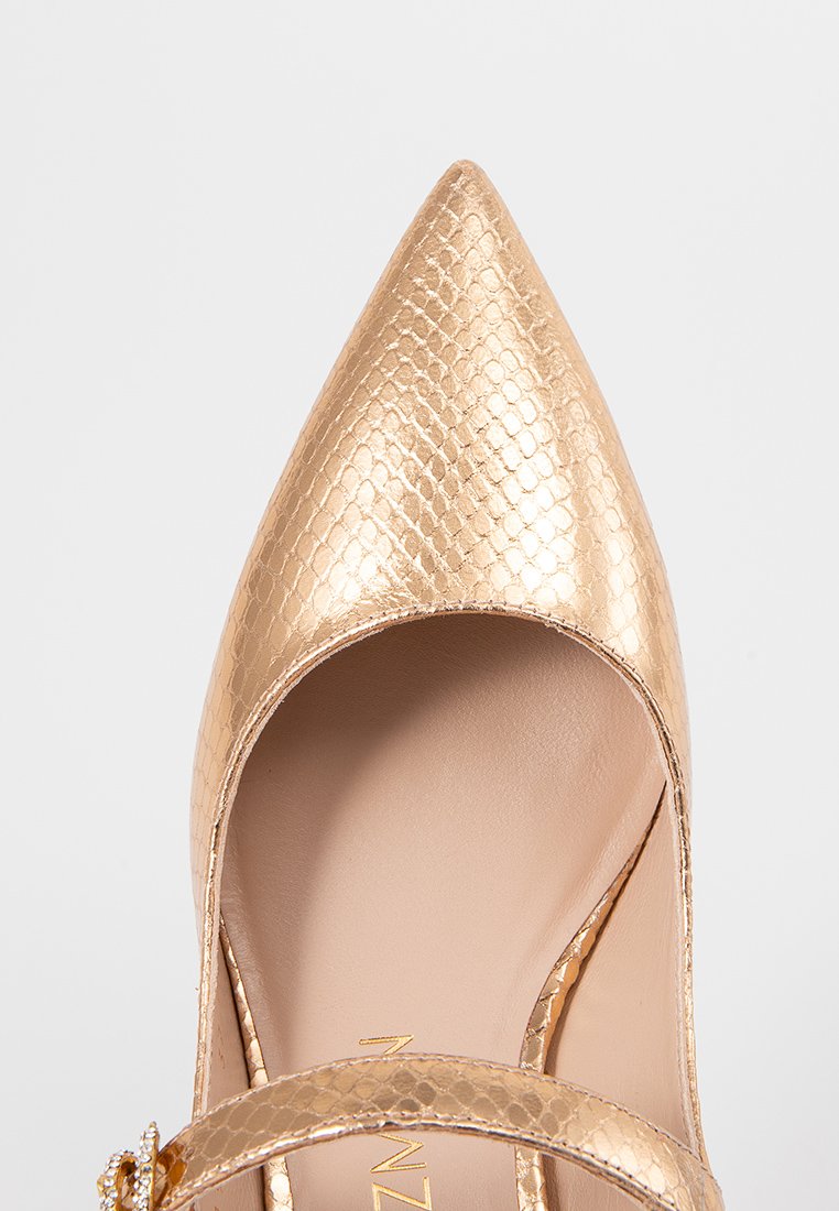 Stuart Weitzman ELISABETTA