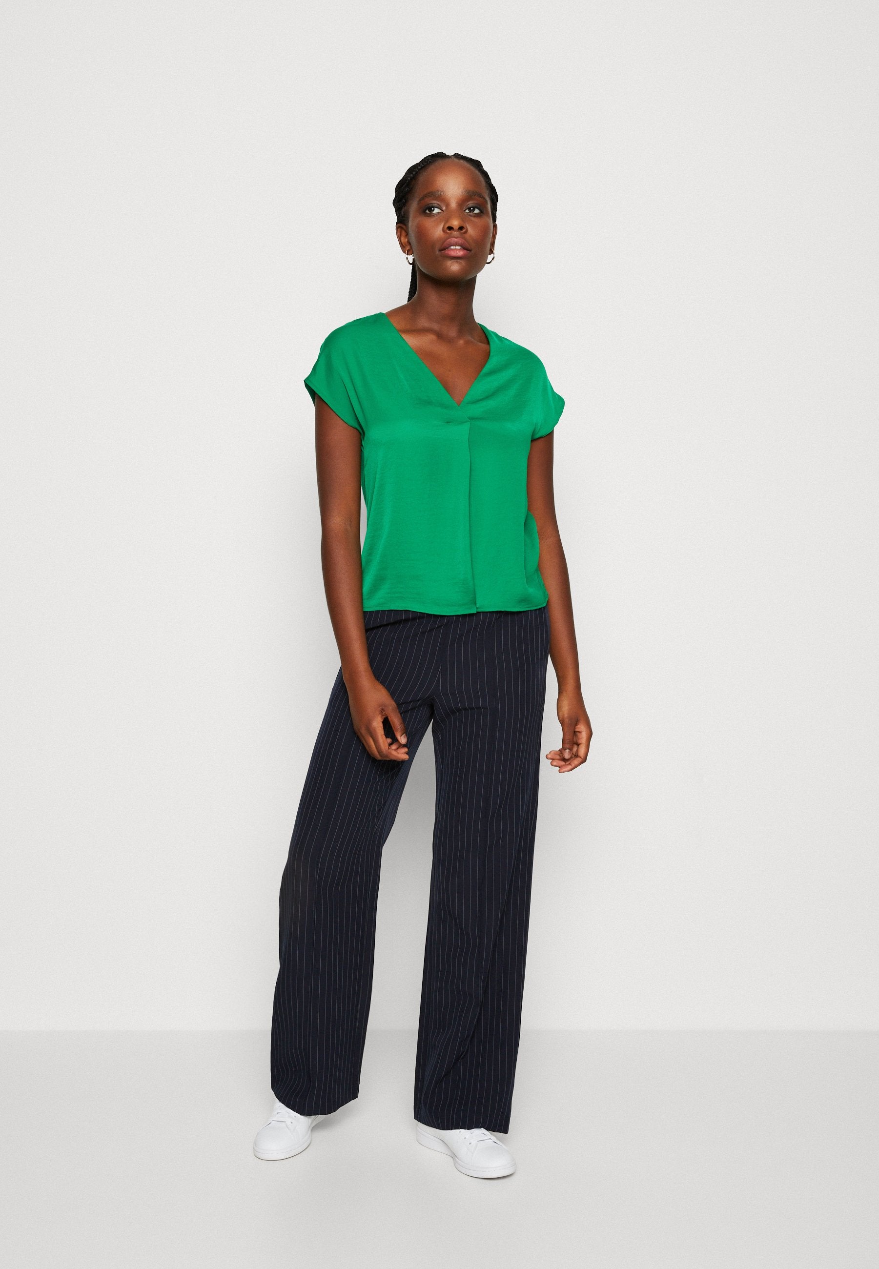 ONLY ONLAVA S/S V-NECK