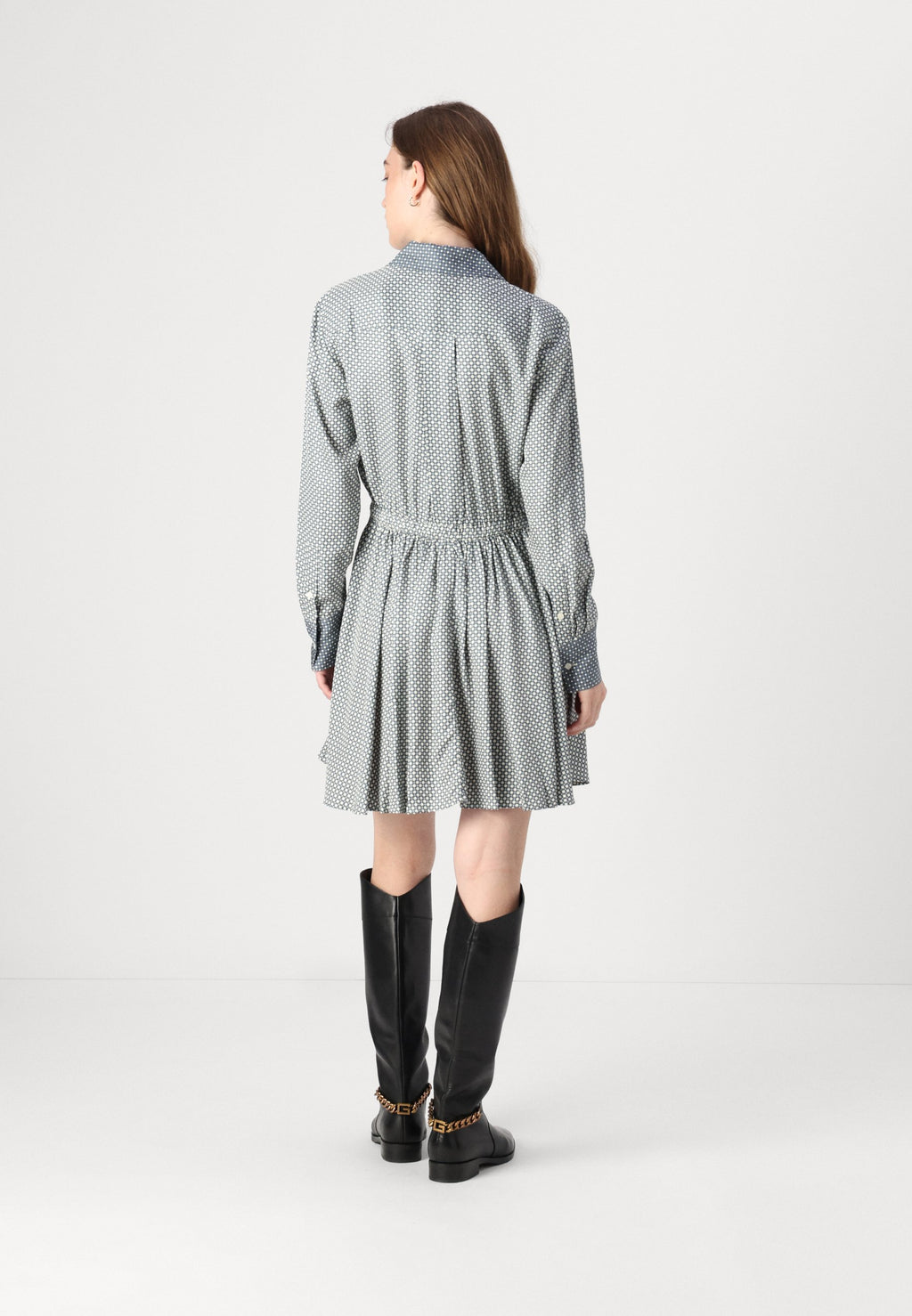 FLUID BELTED SHORT DRESS Media 4