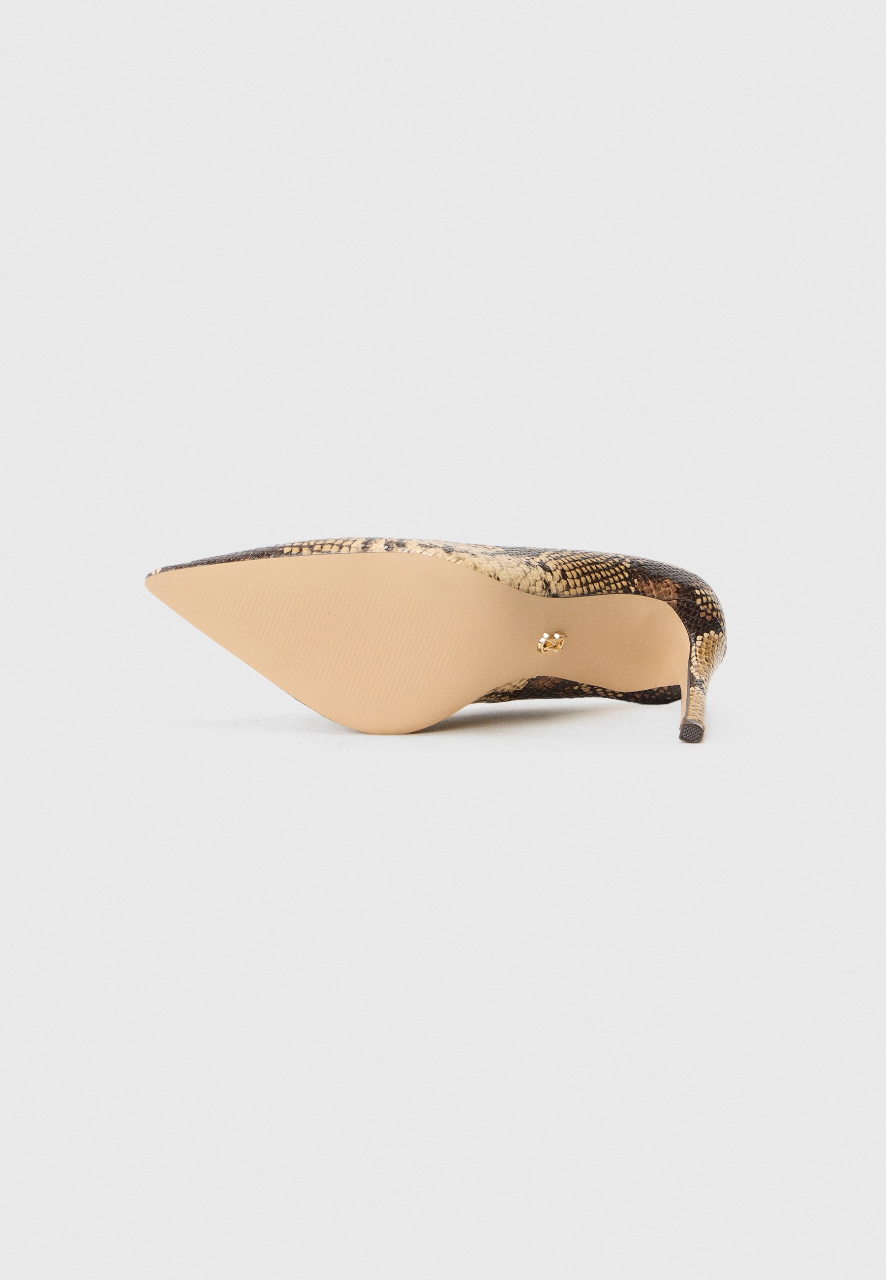 Steve Madden THRIVE
