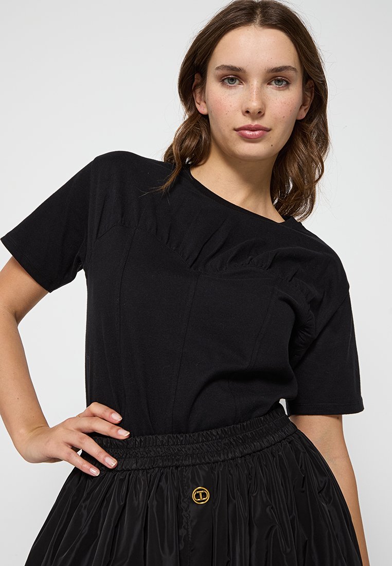 TWINSET