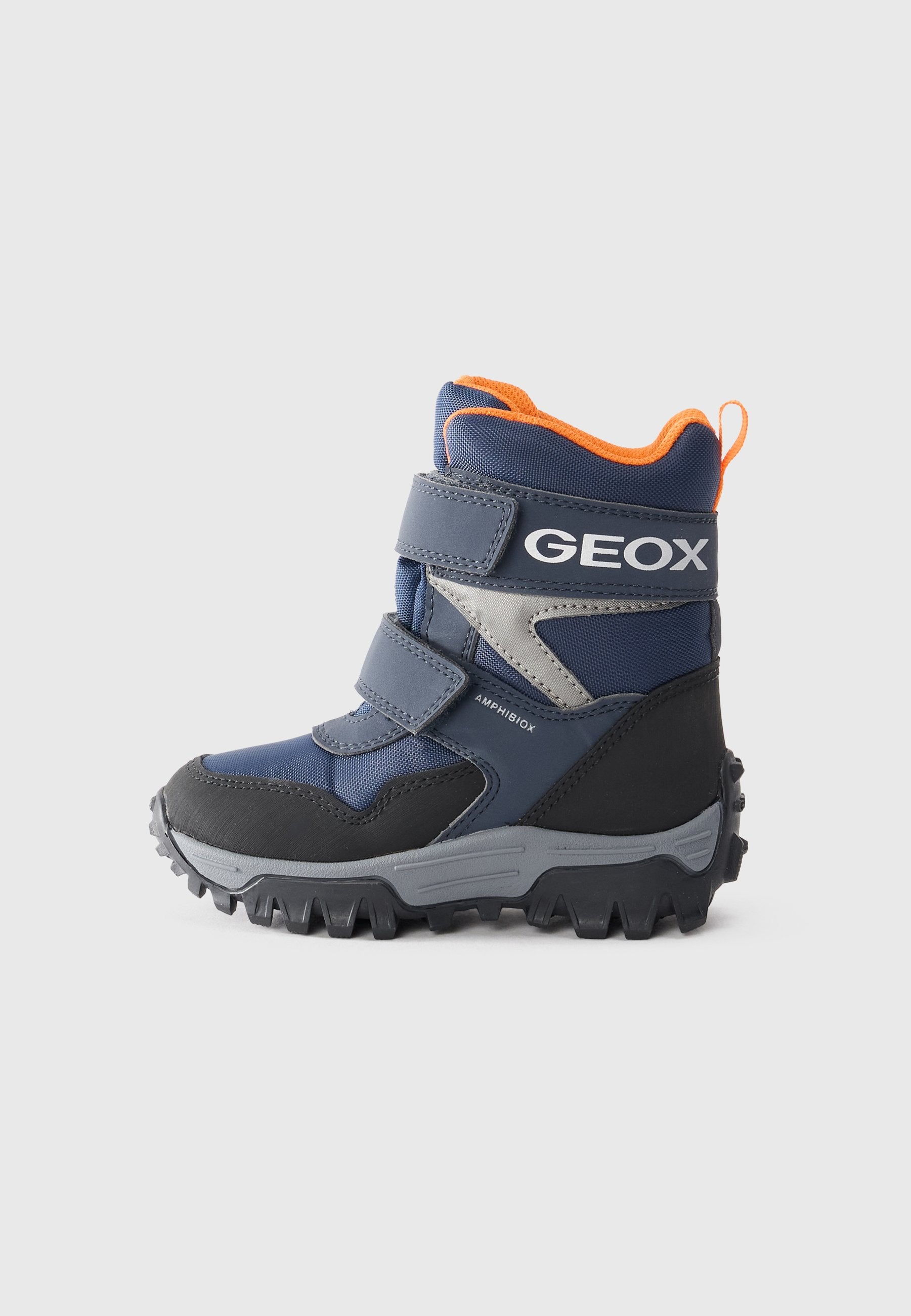 Marineblaue und graue wasserdichte Kinderstiefel mit orangefarbenen Akzenten, zwei verstellbaren Riemen, texturierter Gummisohle und verstärkter Zehenkappe für Langlebigkeit.