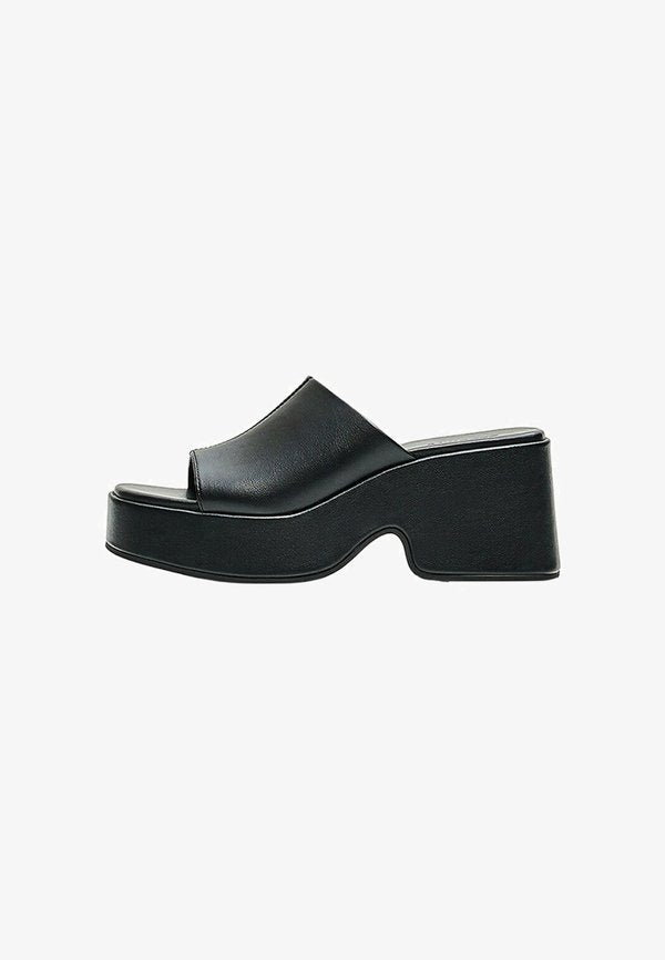 Bershka PLATFORM MULE - SANDALS - Heeled mules - black
