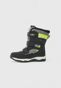 Schwarzer und grauer Winterstiefel mit limettengrünen Akzenten, drei Klettverschlüssen, dickem Profilsohle und einem Futter aus Kunstfell am oberen Rand.