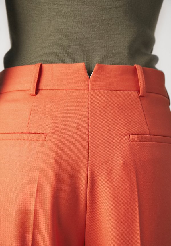 Victoria Beckham SINGLE PLEAT TROUSER