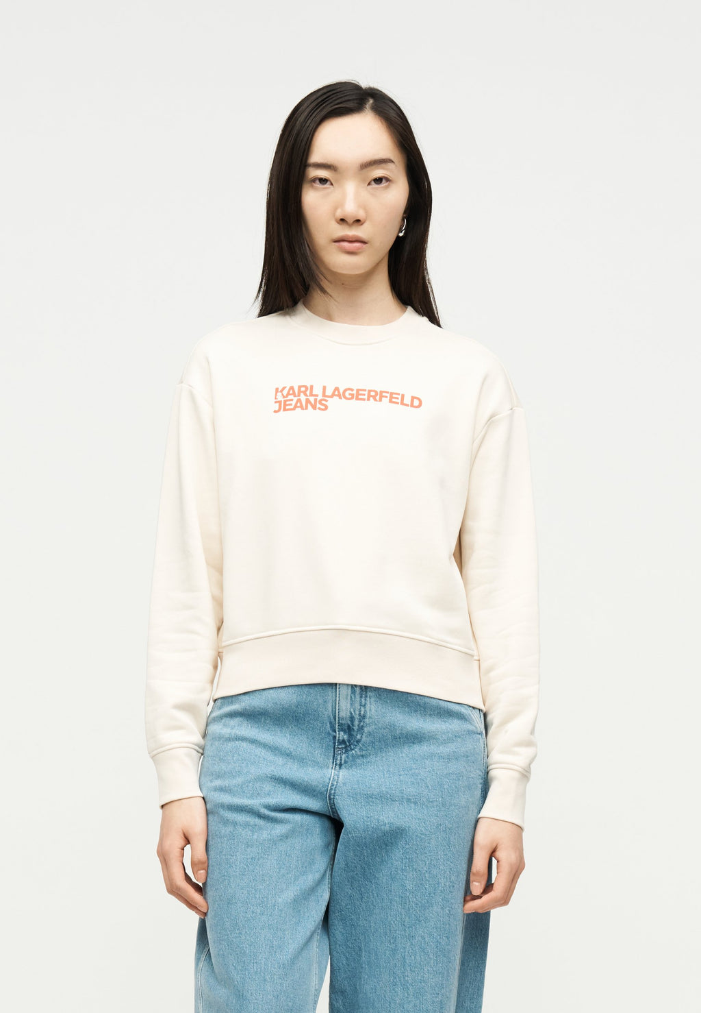 ESSENTIAL LOGO SWEAT Media 3
