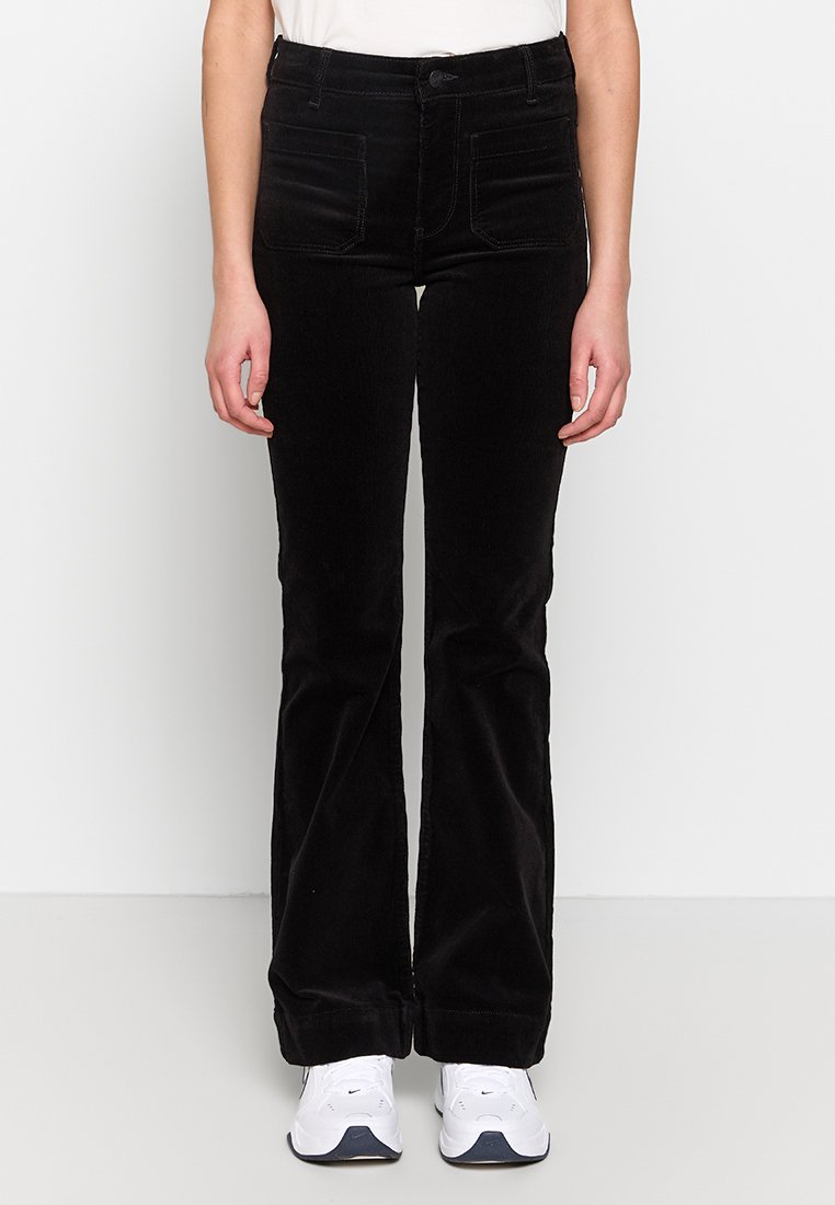 Wrangler FLARE FIT