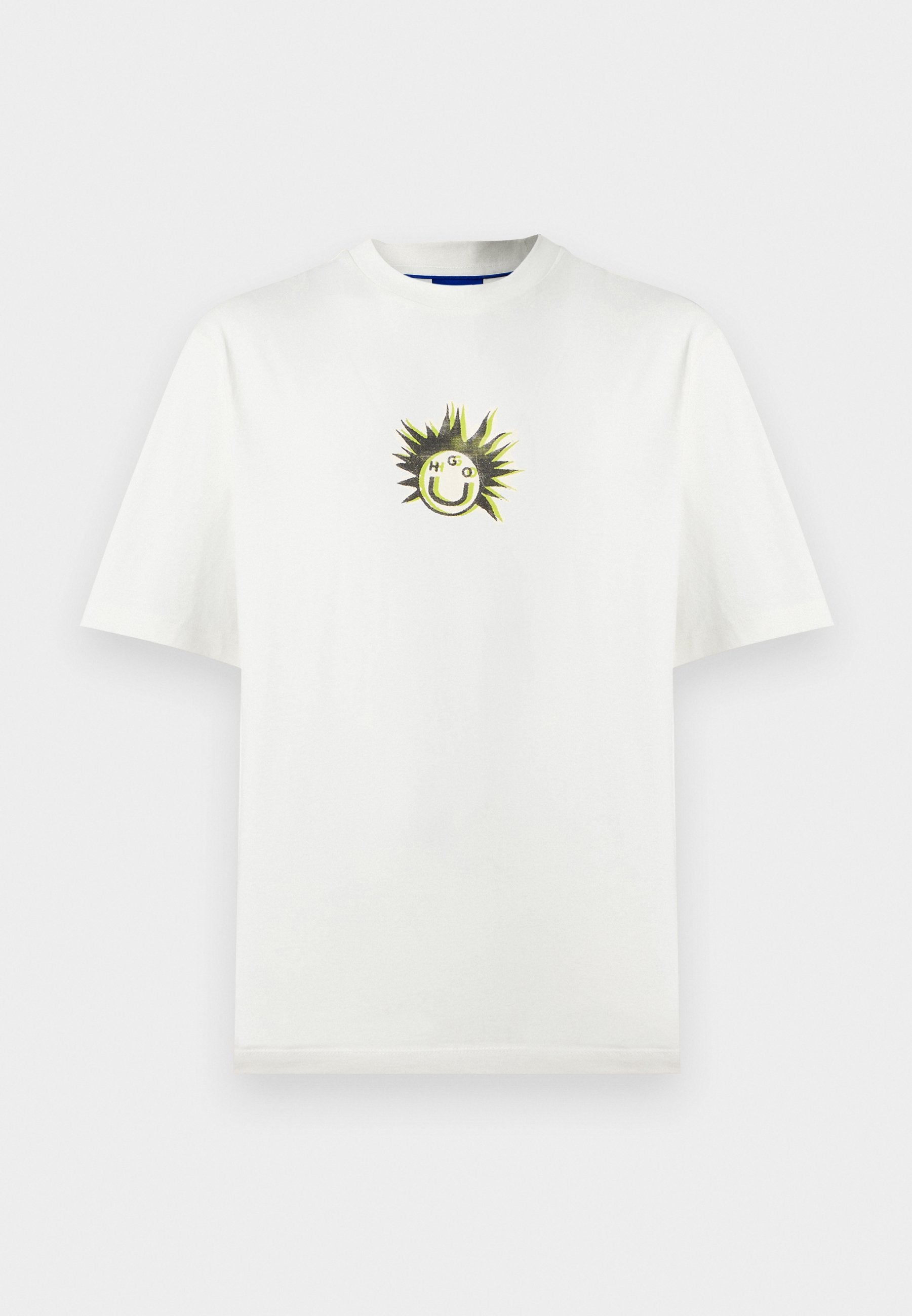 Weißes Baumwoll-T-Shirt mit einem grafischen Motiv einer lächelnden Sonne mit spitzen Strahlen und dem Text "HGO", Rundhals, entspannte Passform, kurze Ärmel.