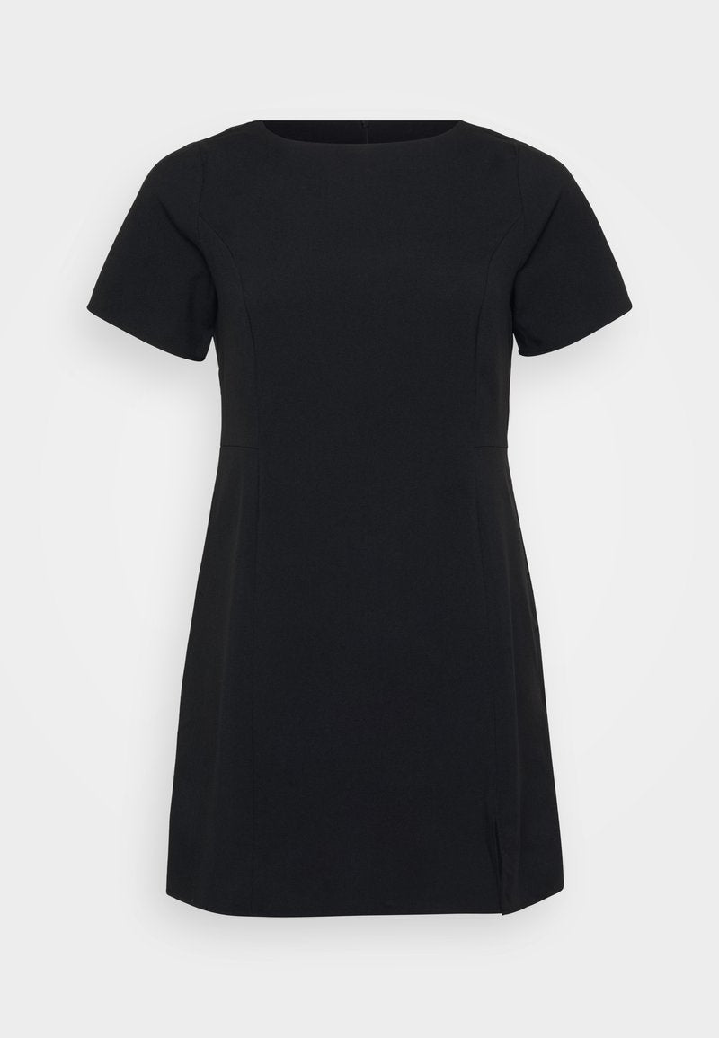 Kurzes schwarzes Kleid mit kurzen Ärmeln, rundem Ausschnitt und seitlichen Schlitzen. Hergestellt aus glattem Stoff mit taillierter Passform und minimalen Nähdetails.