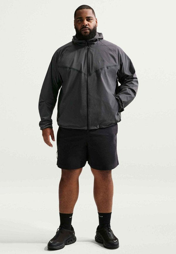 Nike Sportswear M NK DF TCH WVN WR FZ JKT - Summer jacket - anthracite anthracite black