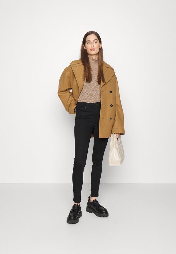 DKNY BLEEKER SHAPING