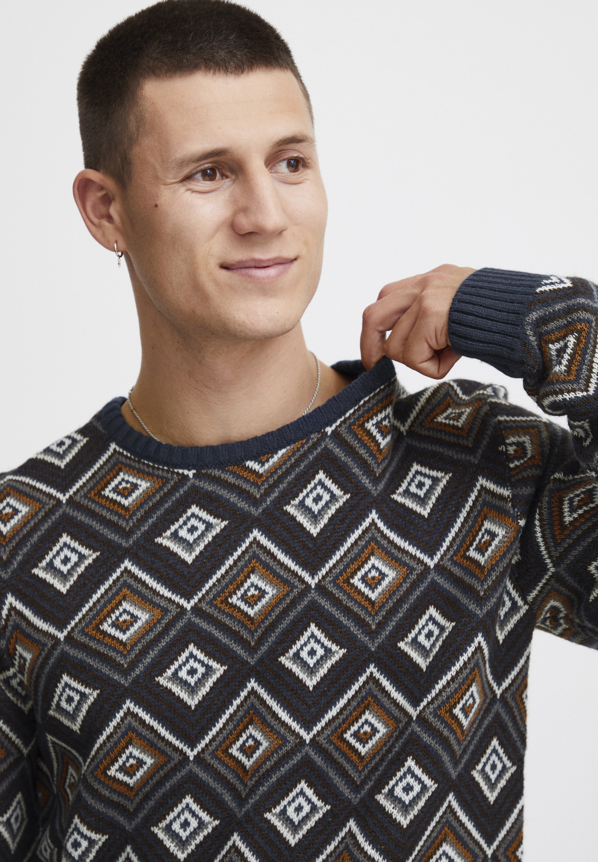 BHPULLOVER Media 5