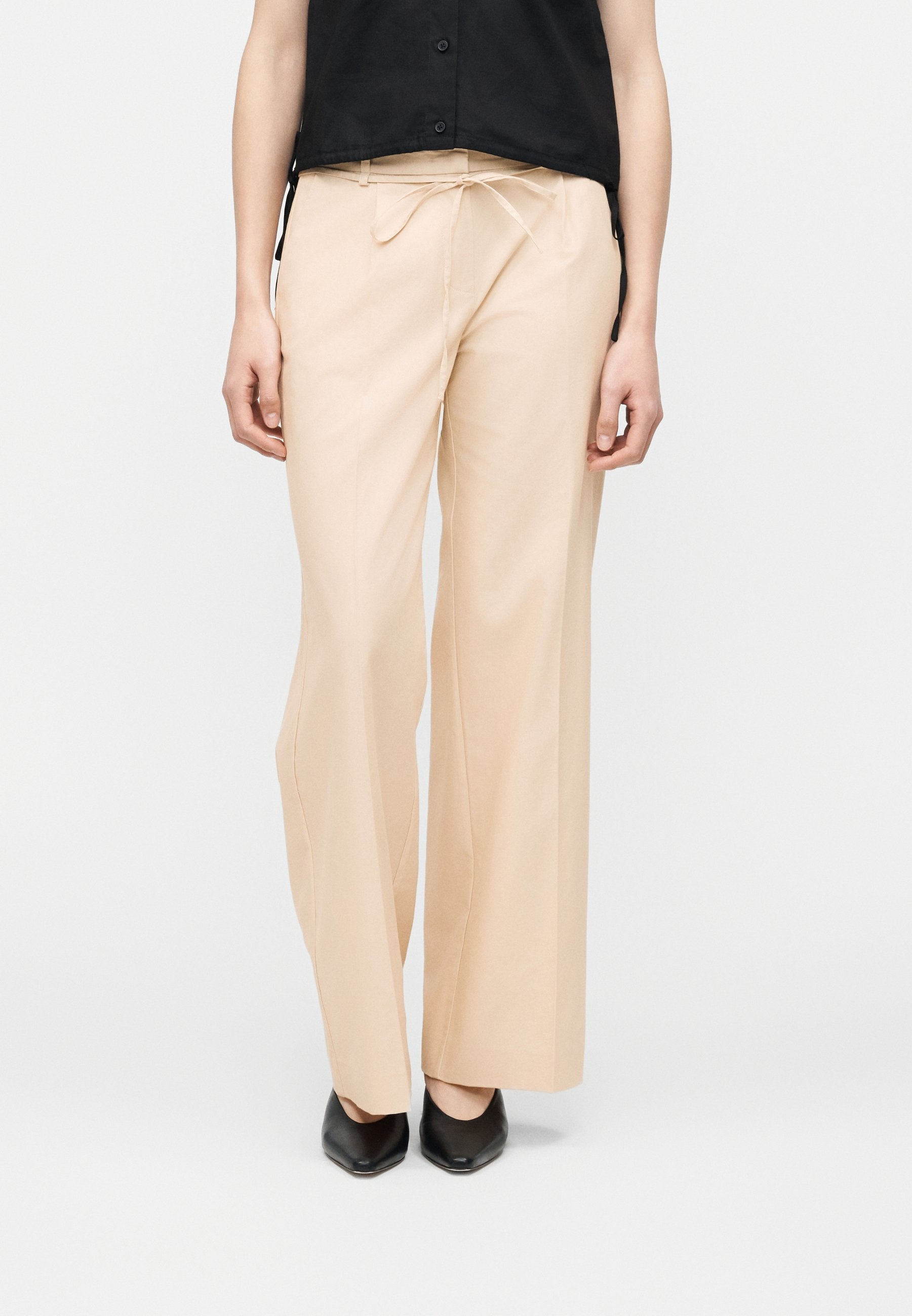 PLEATED LOGO PANT Media 3