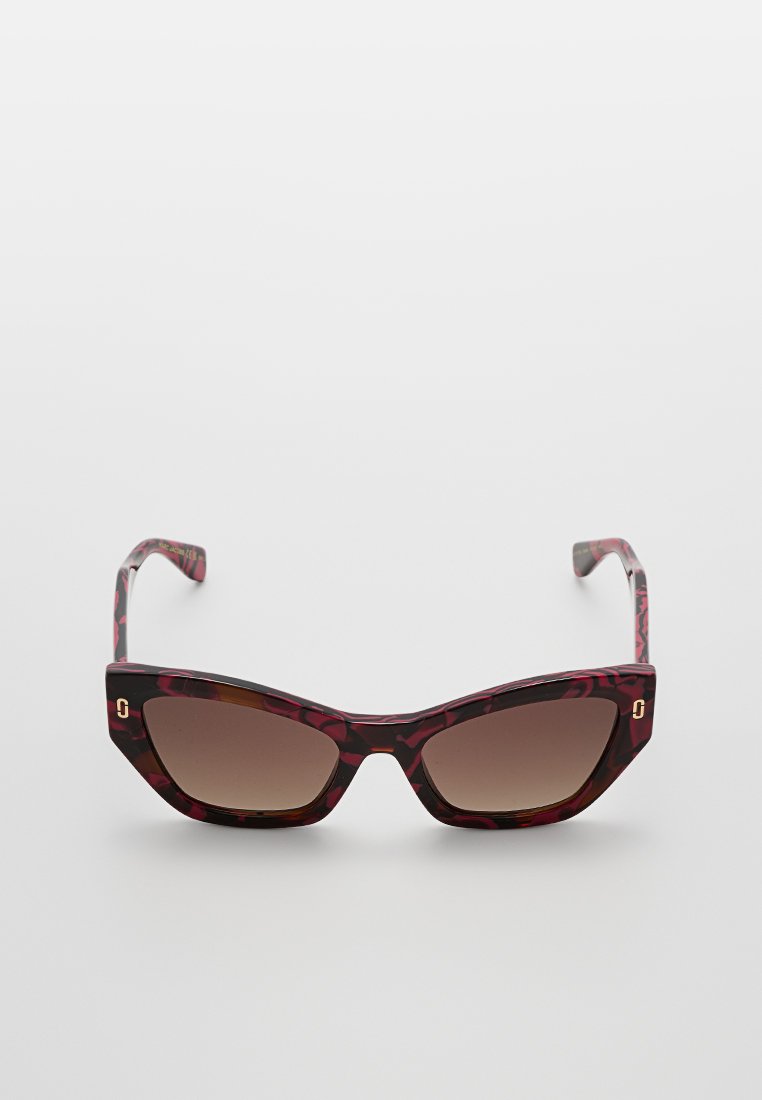MARC JACOBS