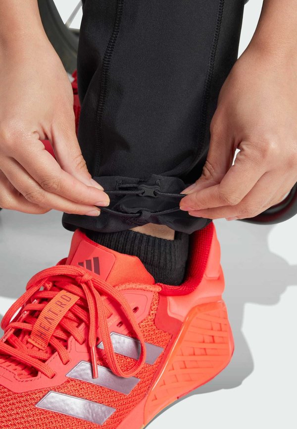 adidas Performance ADAPTIVE WORKOUT