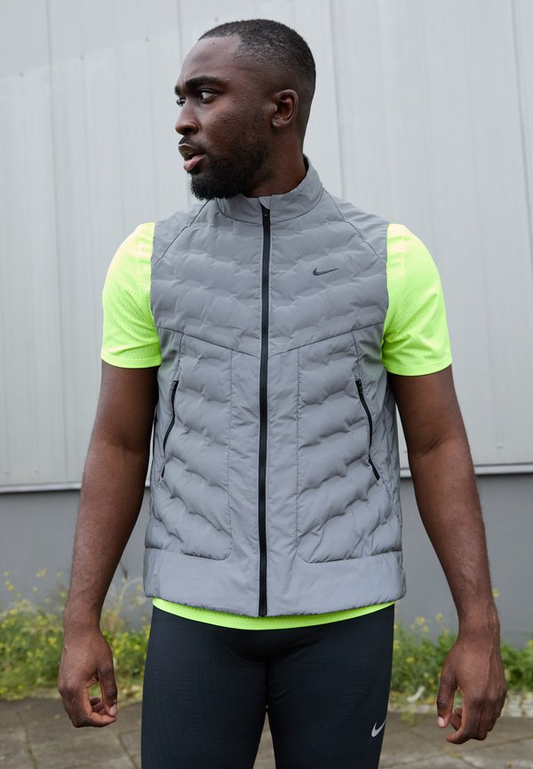 Nike Performance REFLECT VEST - Waistcoat - reflect silver-coloured