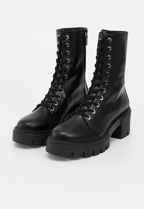 Stuart Weitzman SOHO