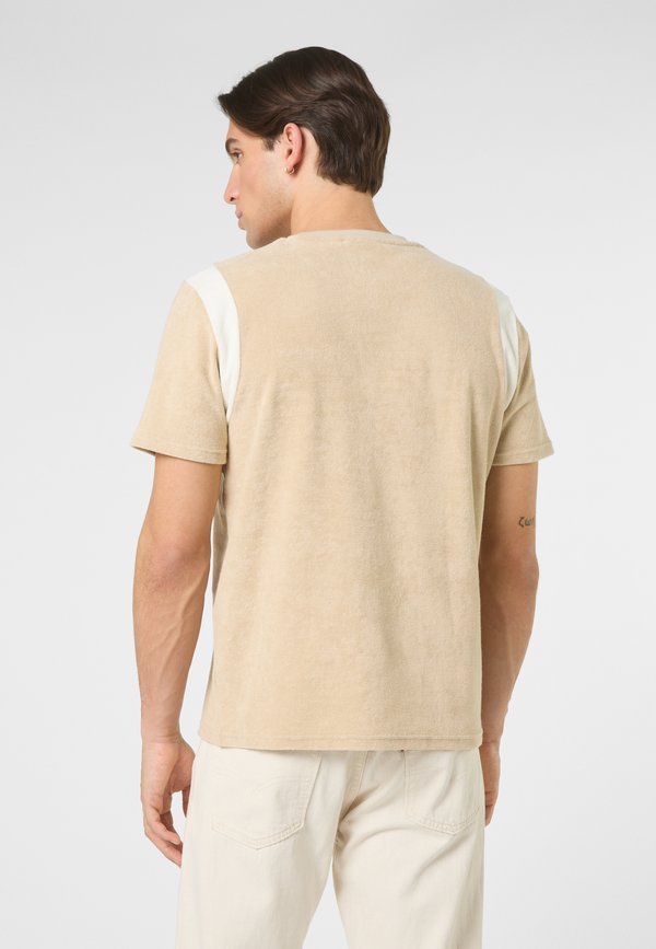 Fila APPAREL EMPOLI REGULAR BLOCKED