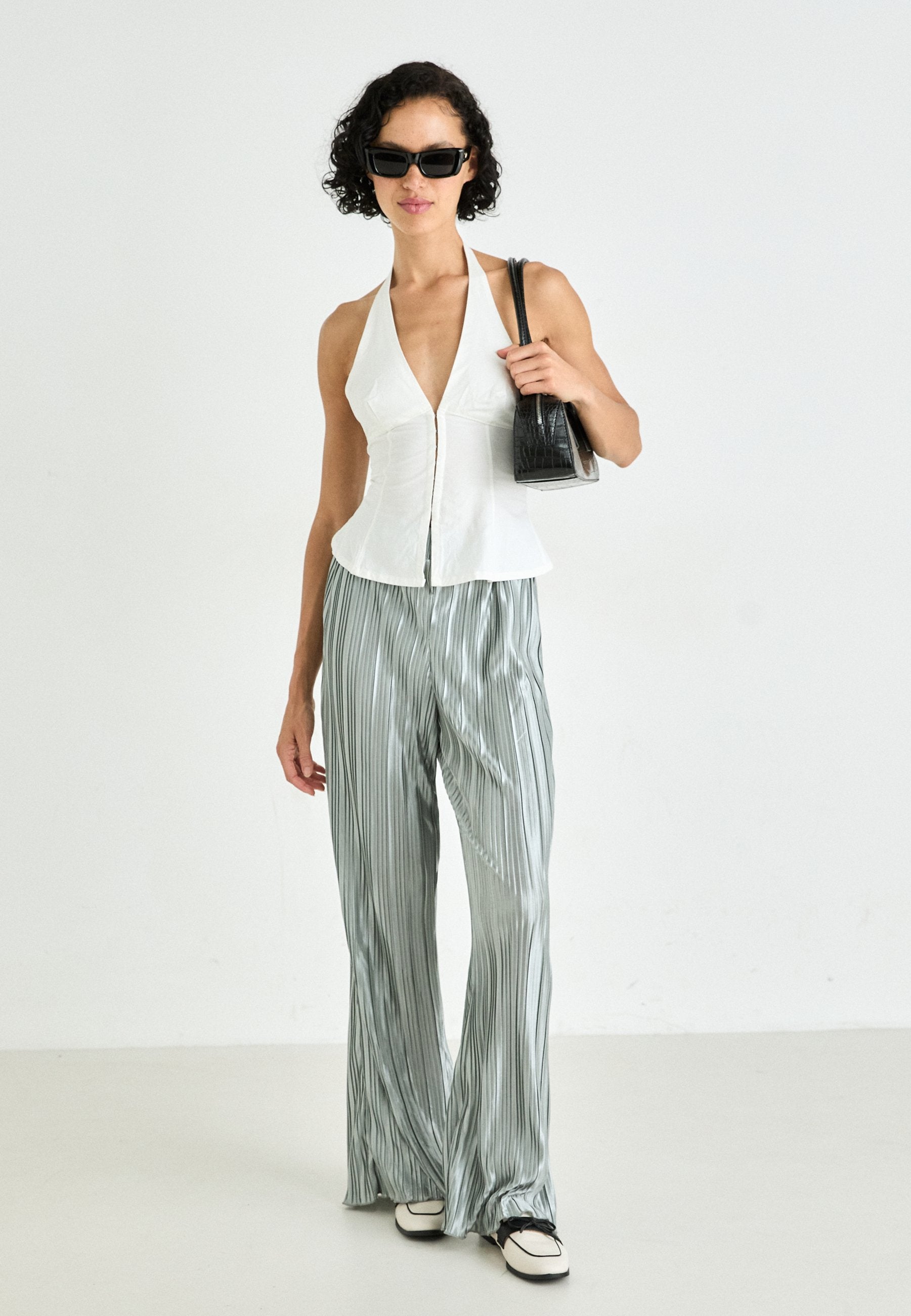 Weekday FALINE HALTER