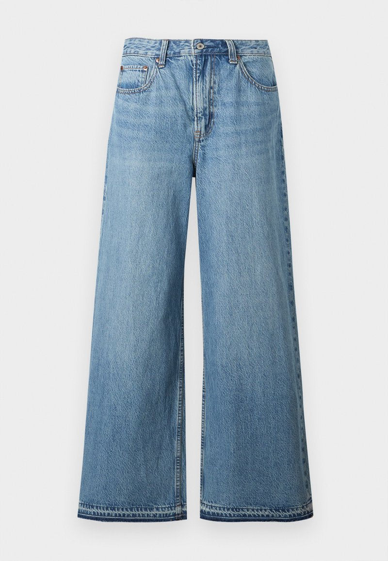 Hoch taillierte, hellblaue Jeans aus Denim mit weitem Bein, vorderer Knopf- und Reißverschluss und Fünf-Taschen-Design.