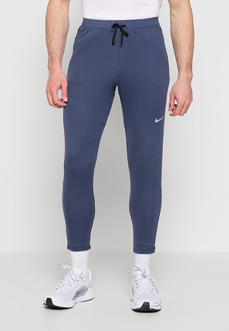 Nike Performance
