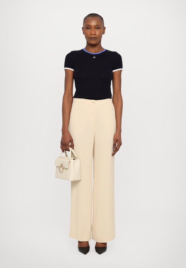 Claudie Pierlot MARTINETTE