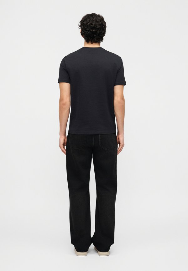 Armani Exchange SLIM FIT