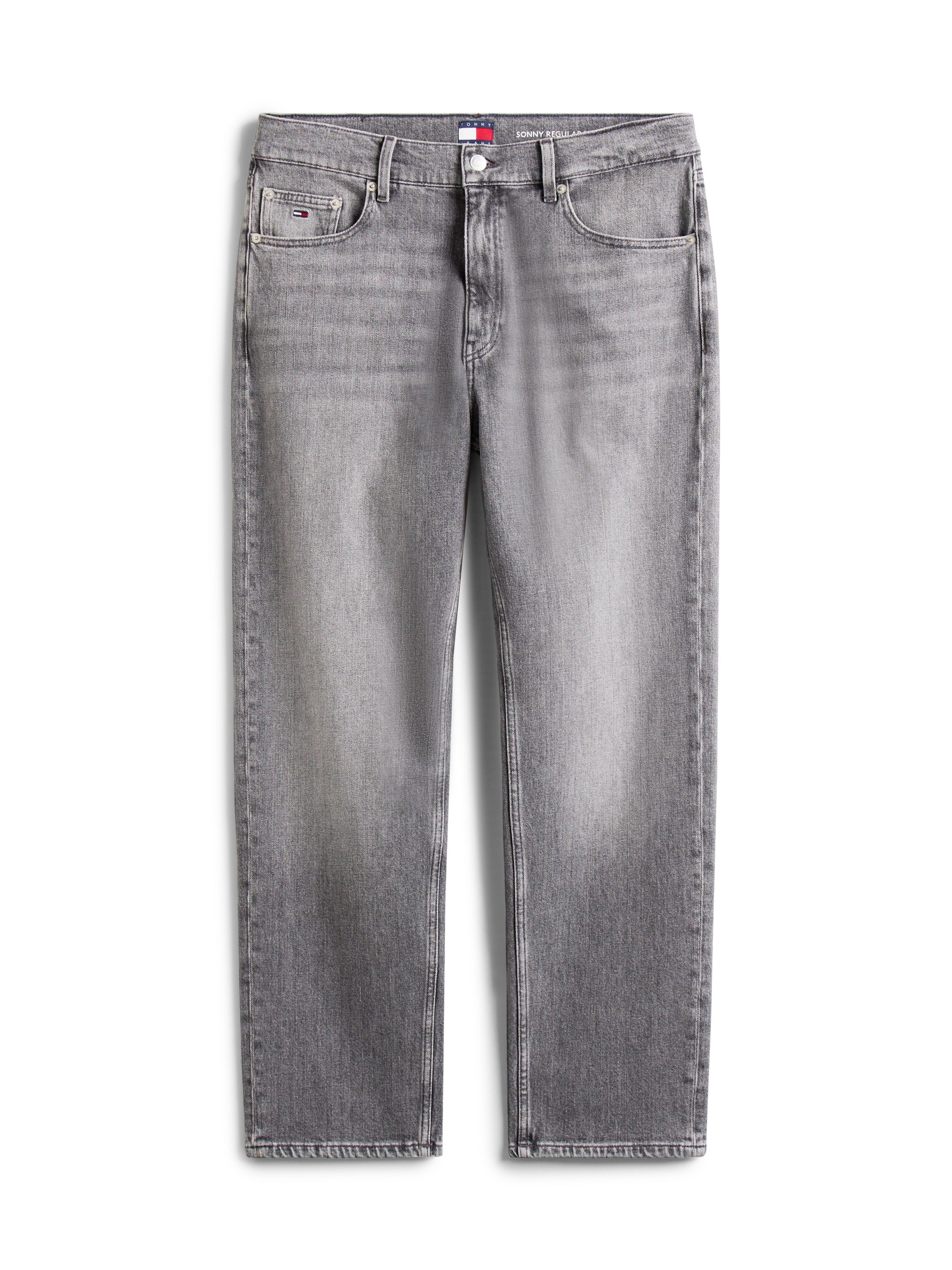 Graue Denim-Jeans mit geradem Bein, verblassten Details, silbernem Knopf und kleinem Logotag am Bund.
