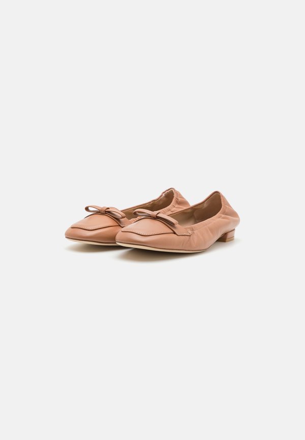 Stuart Weitzman TULLY LOAFER