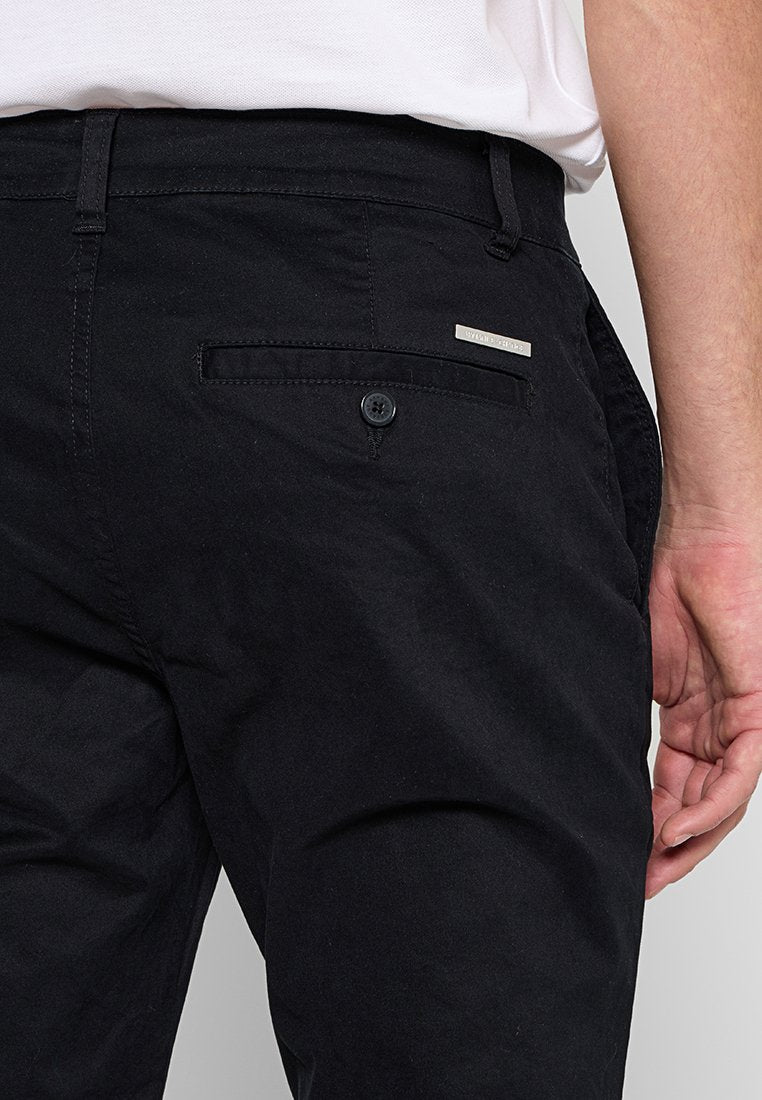 Armani Exchange Chino Media 6