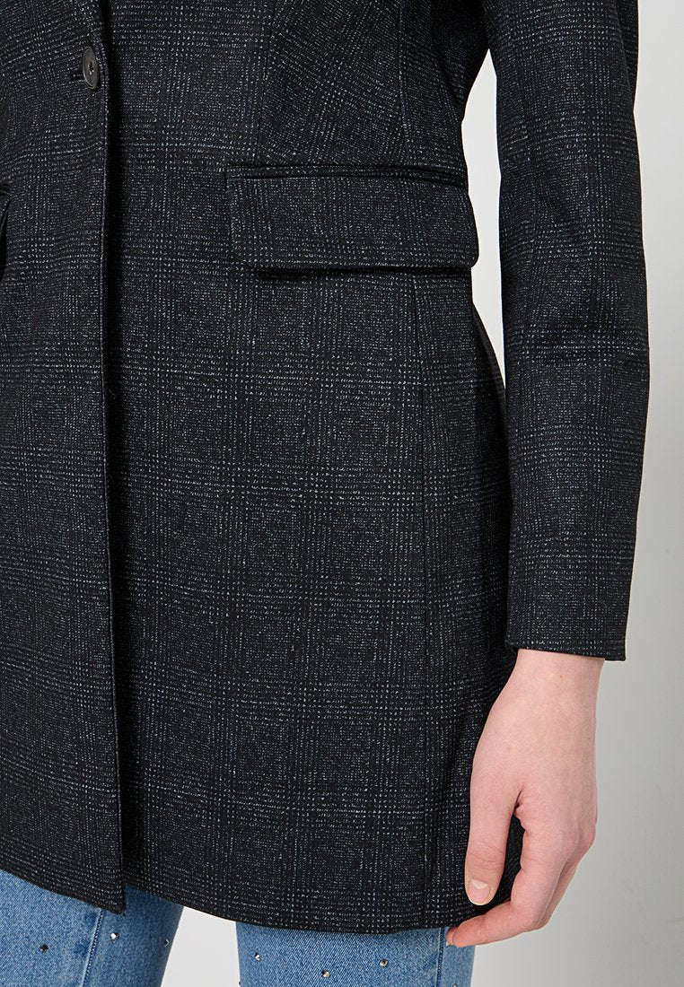 DKNY