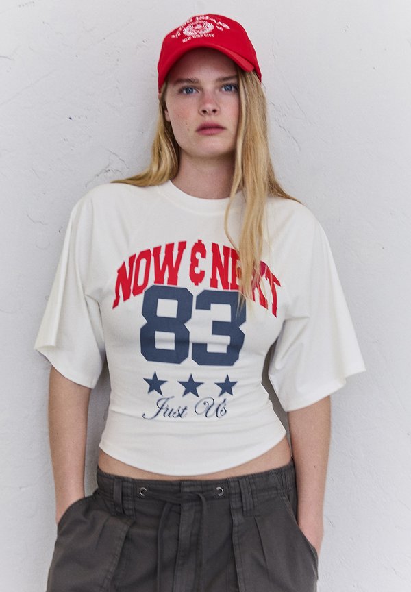 Bershka PRINT T-SHIRT - Print T-shirt - white