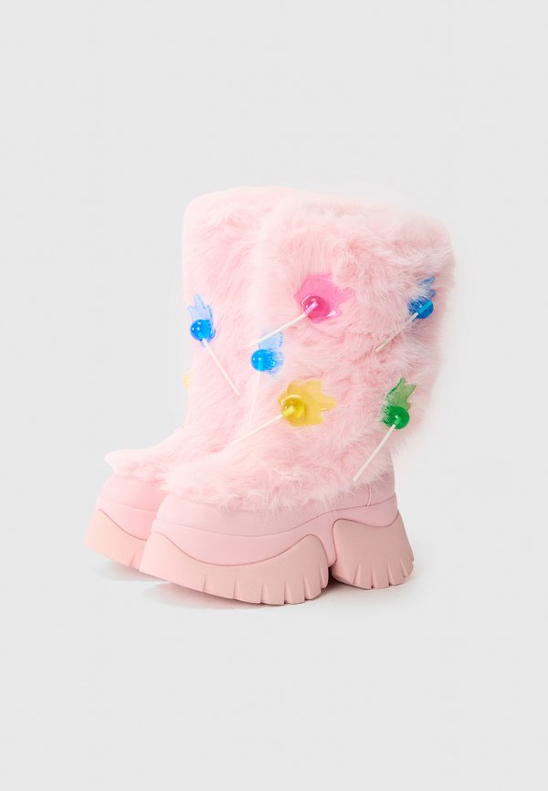 Koi Footwear