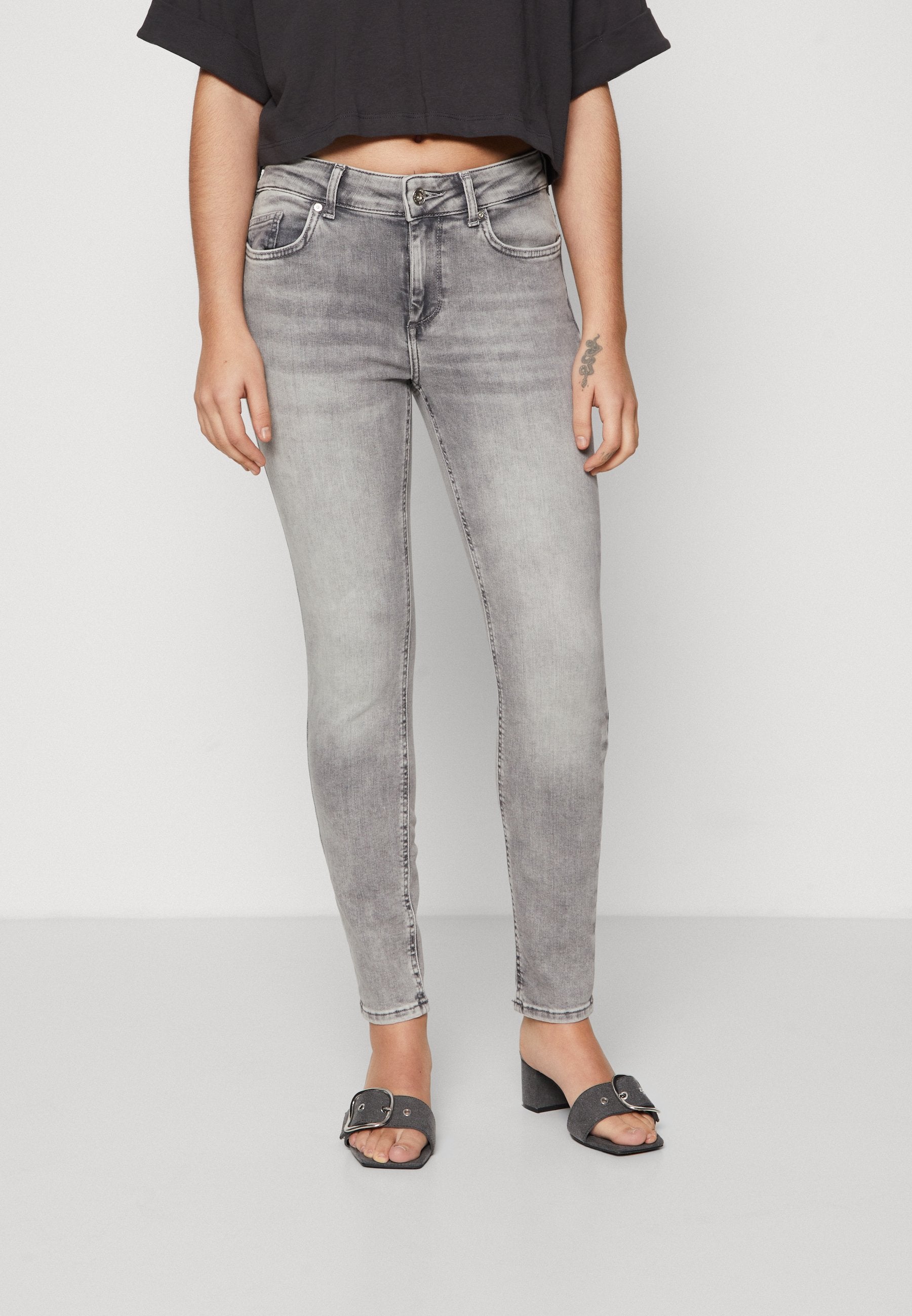 ONLBLUSH MID Media 3