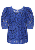 Blaues Spitzenoberteil mit kurzen Puffärmeln und rundem Ausschnitt. Verfügt über florale Muster und eine durchsichtige Textur.