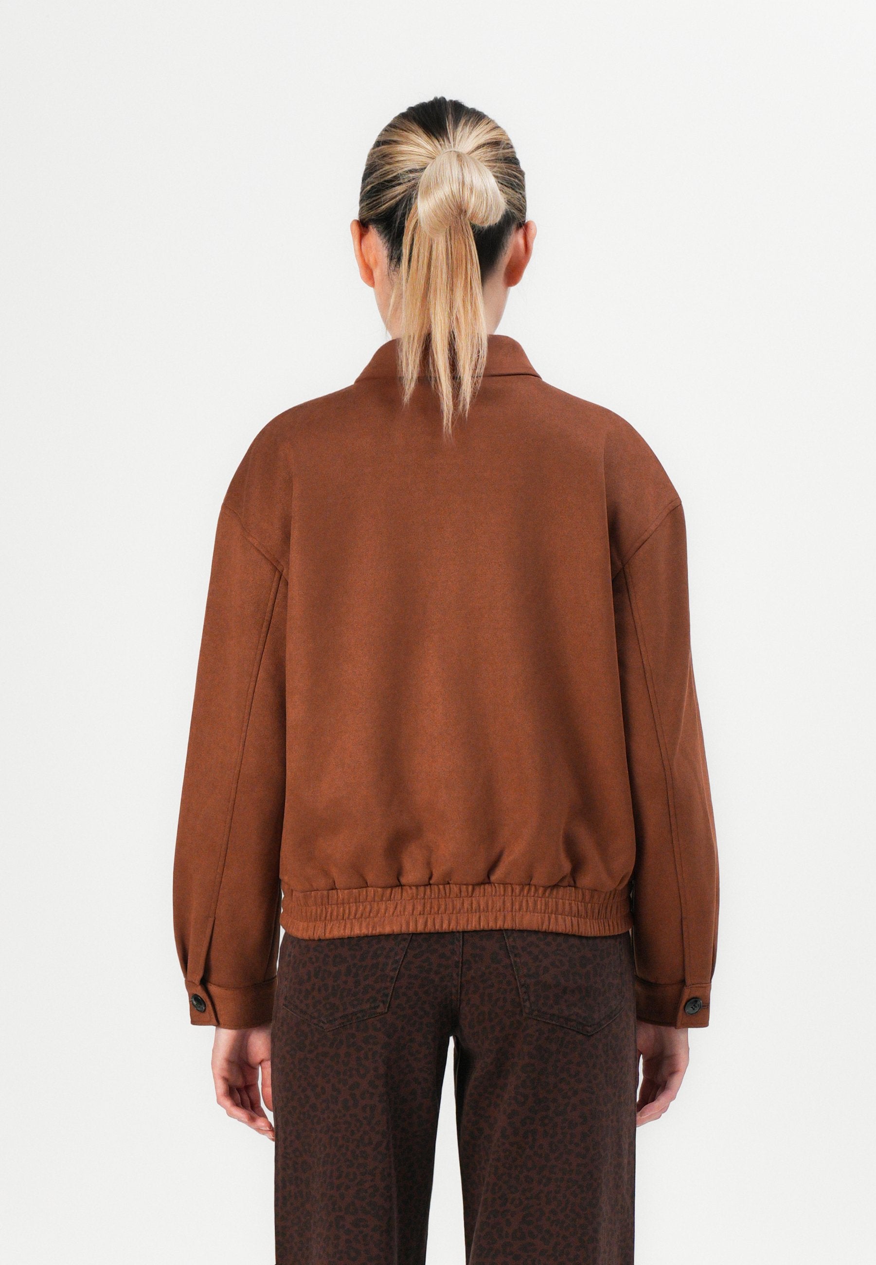 ONLLINE JACKET Media 4