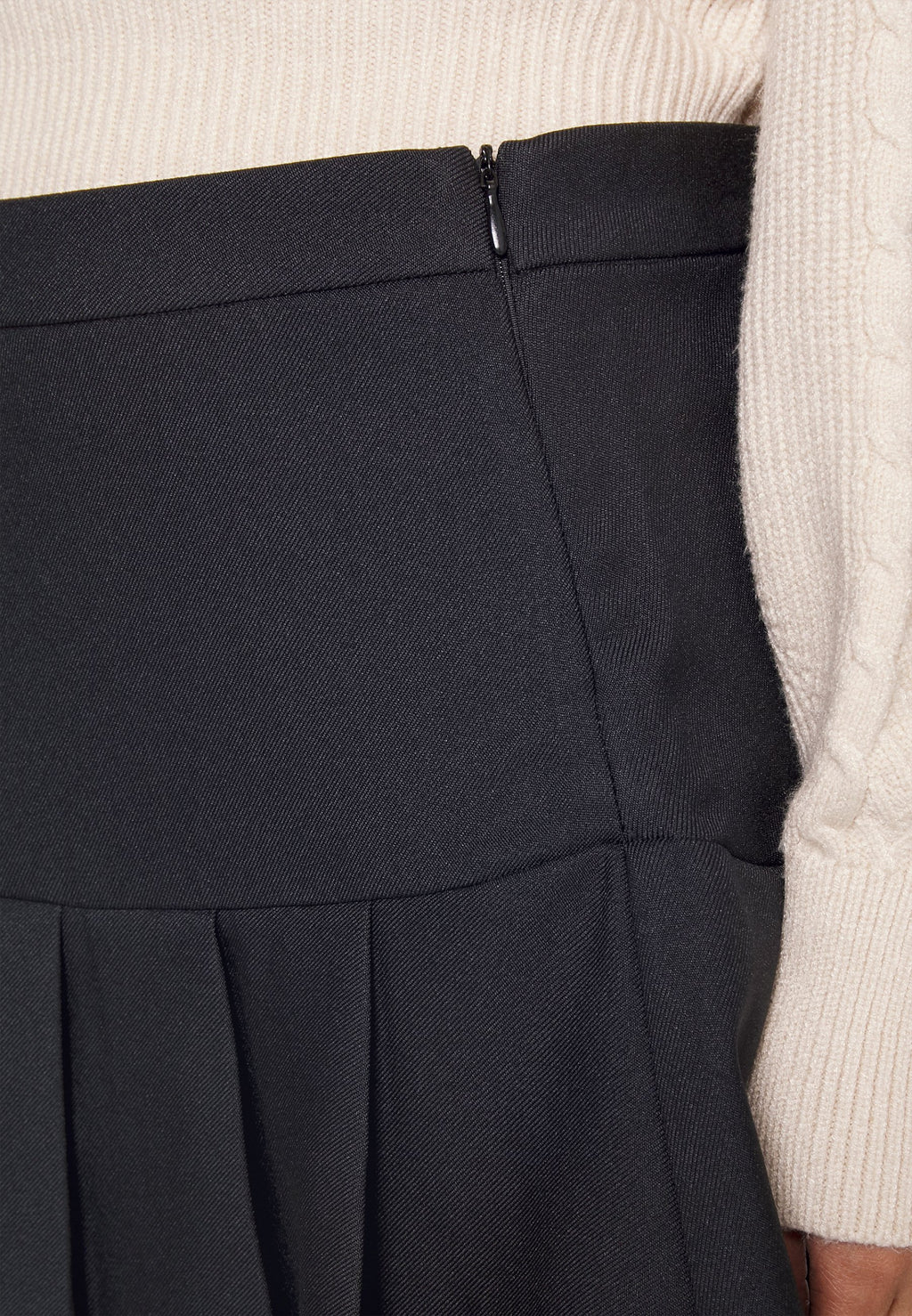 ONLMILAN SHORT PLEAT SKIRT Media 5