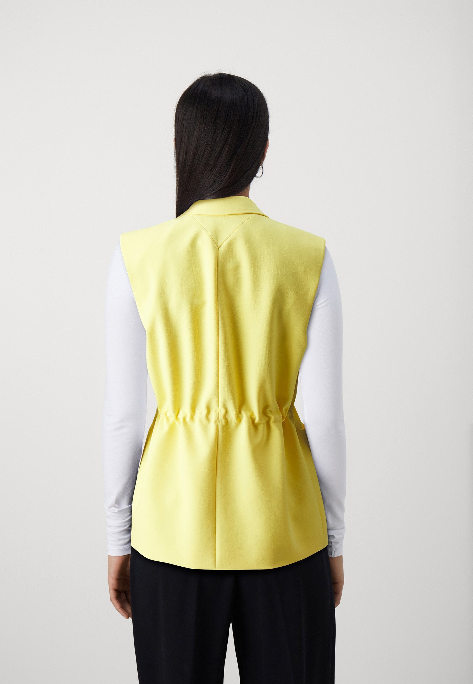 TAILORED GILET Media 4
