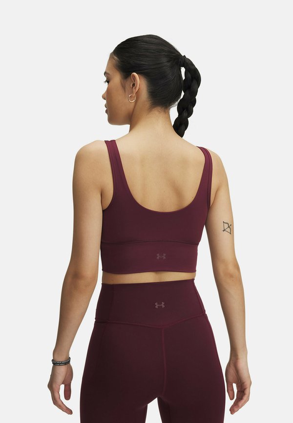Under Armour MERIDIAN FITTED