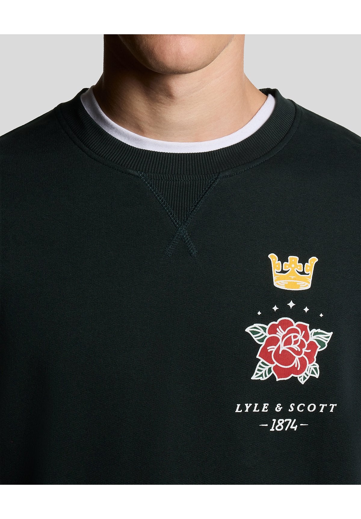 Lyle & Scott MID LAYERS ROSE AND CROWN GRAPHIC CREW NECK