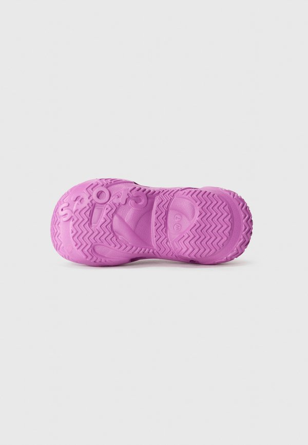 Crocs CAGED