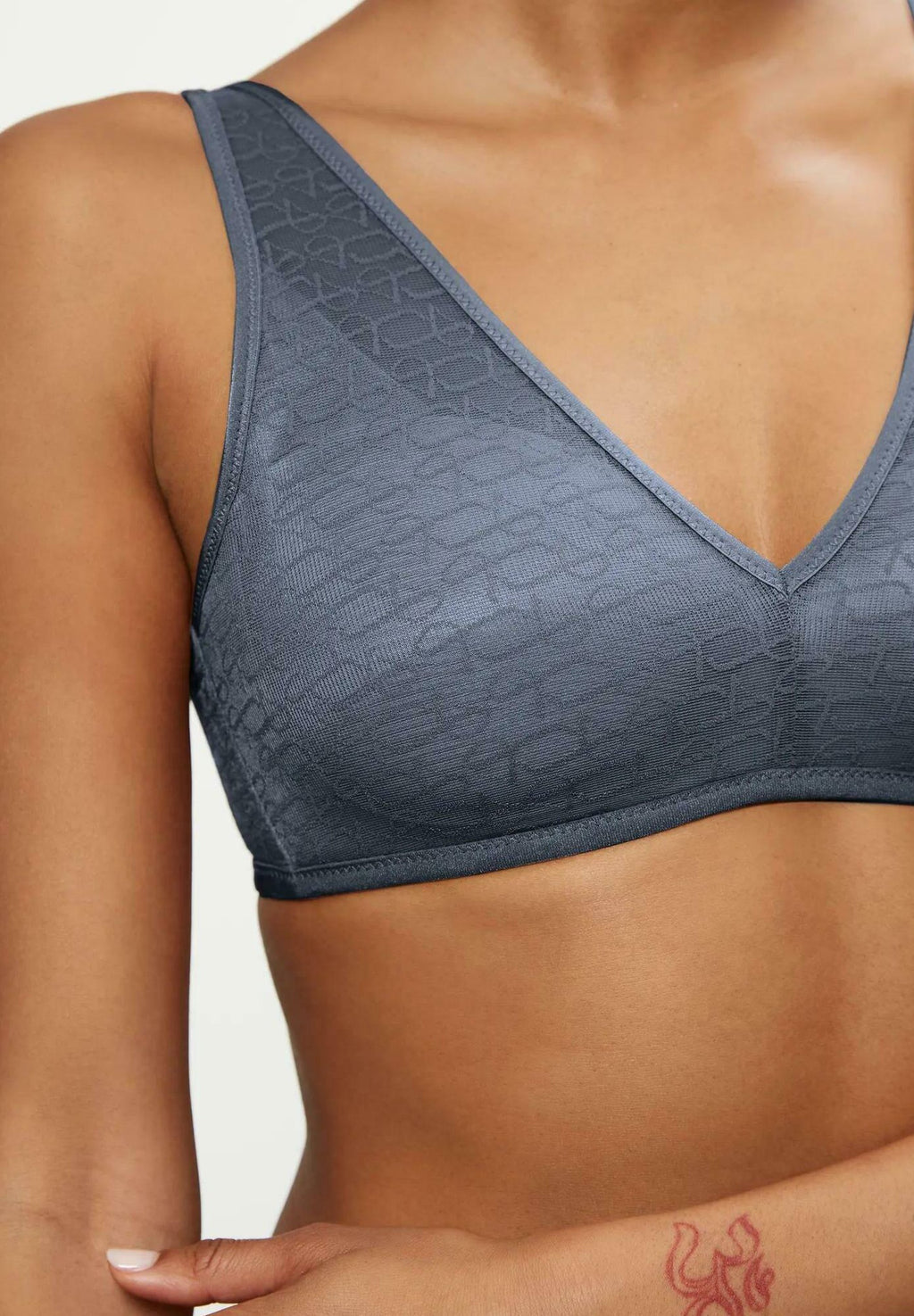 Triumph SIGNATURE SHEER